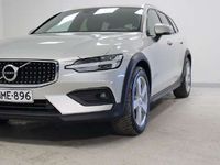 käytetty Volvo V60 CC D4 AWD Momentum aut