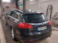 Käytetty Opel Insignia Sport 180 HP (132 kW) 2012 Musta Farmari