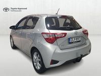 Käytetty Toyota Yaris Multidrive S 112 HP (82 kW) 2018 1f7 ultra silver Viistoperä