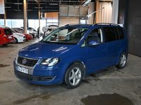 käytetty VW Touran Freestyle 2,0 TDI 103 kW (140 hv) ** Myydään huutokaupat.com / Webasto / Koukku / 7-paik. / Vakkari / Ylläpitolaturi **