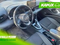 Käytetty Toyota Yaris Hybrid Active 116 HP (85 kW) 2024 Valkoinen Sedan