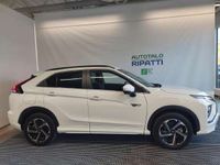 käytetty Mitsubishi Eclipse Cross 2.4 PHEV Intense Navi 4WD **Ladattava neliveto huippuvarusteilla**