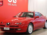 käytetty Alfa Romeo GTV 2.0 16v Twin Spark Lusso + KAUNIS JA KUUMAVERINEN ITALIAANO + HYVÄ KUNTO JA FIKSU AJOMÄÄRÄ + MUSTAT NAHAT + RAHOITUS +