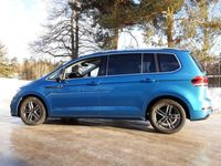 käytetty VW Touran R-Line 1,5 TSI EVO 110 kW DSG-automaatti | Juuri saapunut! | Suomi-auto | Adapt. Vak | Kauk. Webasto | 7-paikkainen