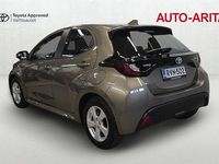 Käytetty Toyota Yaris Active 114 HP (83 kW) 2023 Ruskea (beige) Viistoperä