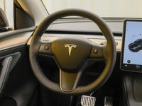 käytetty Tesla Model Y Long Range Dual Motor AWD / 20' Induction / AMD Ryzen / Autopilot / Ilmalämpöpumppu / Premium Audio / 2 x Vanteet