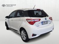 Käytetty Toyota Yaris Hybrid Edition 101 HP (74 kW) 2019 Valkoinen Viistoperä