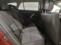 Käytetty Toyota Avensis Sol 147 HP (108 kW) 2012 Punainen Farmari