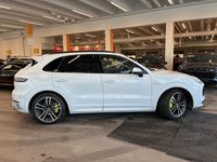 Käytetty Porsche Cayenne Sport 462 HP (339 kW) 2022 Katumaasturi
