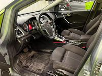 Käytetty Opel Astra Sport 140 HP (102 kW) 2011 Hopea / harmaa Sedan