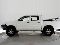 käytetty Toyota HiLux Double Cab 2,5 D-4D 4WD 144 DLX+ - **5.paik, sis.alv, vinssi, huollettu**