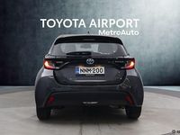Käytetty Toyota Yaris Active 114 HP (83 kW) 2024 Harmaa Viistoperä