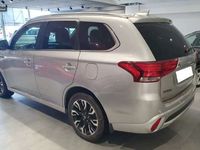 käytetty Mitsubishi Outlander P-HEV Instyle Navi 4WD 5P ** Lisälämmitin / Adapt. Vakkari / 360 kamera / Navi / Koukku / Rockford Fosgate / Sähkökontti **