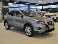 Käytetty Nissan Qashqai N-Connecta 140 HP (102 kW) 2020 Harmaa Katumaasturi