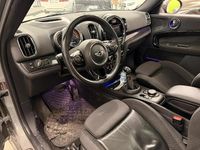 Käytetty Mini Cooper Countryman Essential 136 HP (100 kW) 2018 Hopea / harmaa Katumaasturi