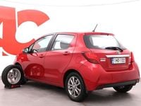 Käytetty Toyota Yaris Hybrid Active 73 HP (53 kW) 2016 Punainen Viistoperä