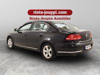 käytetty VW Passat Sedan Highline 2,0 TDI 103 kW (140 hv) BlueMotion Technology DSG-automaatti - Navigointi / Nahka-alcantra istuinverhoilu / Vetokoukku / Kahdet hyvät renkaat