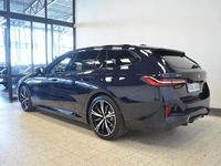 Uusi BMW 530e Comfort Edition 299 HP (219 kW) 2025 Carbon black metalli Farmari