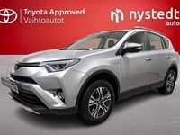 Käytetty Toyota RAV4 Hybrid Active 155 HP (114 kW) 2017 Hopea Katumaasturi