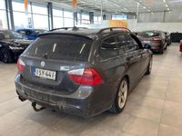 käytetty BMW 330 E91 Touring ** Navi / Koukku / Sporttipenkit / Vakkari **