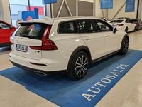 Käytetty Volvo V60 CC Business Edition 190 HP (139 kW) 2019 Valkoinen Farmari