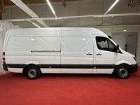 käytetty Mercedes Sprinter 316CDI pitkä A3 Aut. - *sis. ALV.! Lisälämmitin, kuljettajan mukavuusistuin, vetokoukku, peruutuskamera ym!* Tilava ja tukeva B-kortilla ajettava kuormajuhta lähes tonnin kantavuudella ja yli nelimetr