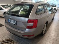 käytetty Skoda Octavia Combi 1,6 TDI Style DSG Autom. - Adaptiivinen vakionopeussäädin, Navigointi, Peruutuskamera, Webasto