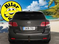 käytetty Toyota Avensis 2,2 D-CAT 150 Luxury *Nahkasisusta / Sähköpenkit / Navi / Koukku / KeyLessGo / Lohko S.pistoke / Lämpölasi / Vakkari* - *OSTA NYT, MAKSA TOUKOKUUSSA!* -