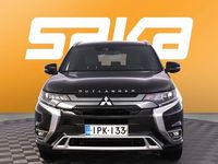 Käytetty Mitsubishi Outlander P-HEV Instyle 135 HP (99 kW) 2020 Katumaasturi