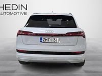 Käytetty Audi e-tron Advanced Plus 300 kW (408 HP) 2019 Valkoinen Katumaasturi