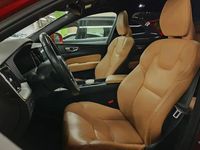 Käytetty Volvo XC60 Momentum 320 HP (235 kW) 2018 Punainen Katumaasturi
