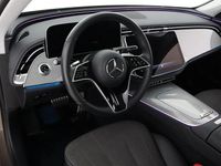Käytetty Mercedes E300 313 HP (230 kW) 2024 Sametinruskea met Sedan