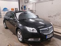 Käytetty Opel Insignia Sport 180 HP (132 kW) 2012 Musta Farmari