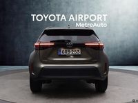 Käytetty Toyota Yaris Cross 116 HP (85 kW) 2024 Harmaa Katumaasturi