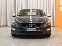 käytetty Volvo V60 V60Plug in Hybrid R-Design Tulossa Järvenpäähän! **Voc / Nahat / Harman&Kardon / Koukku **