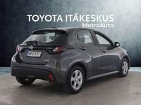 Käytetty Toyota Yaris Active 114 HP (83 kW) 2024 Harmaa Viistoperä