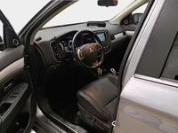 Käytetty Mitsubishi Outlander P-HEV Instyle 121 HP (88 kW) 2014 Farmari