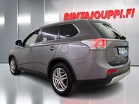 Käytetty Mitsubishi Outlander P-HEV Intense+ 121 HP (88 kW) 2015 Farmari