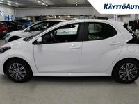 Käytetty Toyota Yaris Hybrid Active 116 HP (85 kW) 2023 Valkoinen Viistoperä
