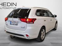 Käytetty Mitsubishi Outlander P-HEV Instyle 121 HP (88 kW) 2019 Valkoinen Katumaasturi