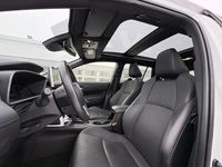 Käytetty Toyota Corolla Cross Premium 197 HP (144 kW) 2024 Valkoinen Katumaasturi