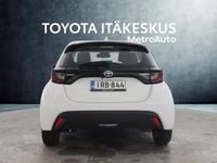 Käytetty Toyota Yaris Hybrid Active 116 HP (85 kW) 2023 Valkoinen Viistoperä