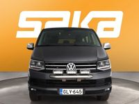 käytetty VW Caravelle Comfortline pitkä 2,0 TDI 150 kW DSG 8p ** 1-om Suomiauto / Webasto / LED-ajovalot / Vetokoukku / Matkustamon näyttö **