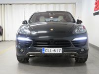 käytetty Porsche Cayenne S Tiptronic 4.8 Huippuvarusteilla ! Webasto, Adaptiivinen cruise, 20/21" vanteet, Sport putkisto, Niskanäytöt