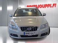 Käytetty Volvo V70 Momentum 114 HP (83 kW) 2011 Hopea Farmari