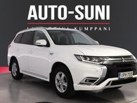 Käytetty Mitsubishi Outlander P-HEV Invite 135 HP (99 kW) 2019 Valkoinen Katumaasturi