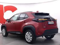 Käytetty Toyota Yaris Cross Plus 116 HP (85 kW) 2024 Punainen Katumaasturi