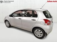 Käytetty Toyota Yaris Terra 99 HP (72 kW) 2011 Hopea Viistoperä