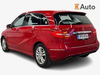 Käytetty Mercedes B180 Business 122 HP (89 kW) 2012 Punainen Tila-auto