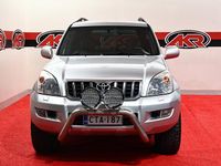 Käytetty Toyota Land Cruiser Luxury 166 HP (122 kW) 2005 Hopea Katumaasturi